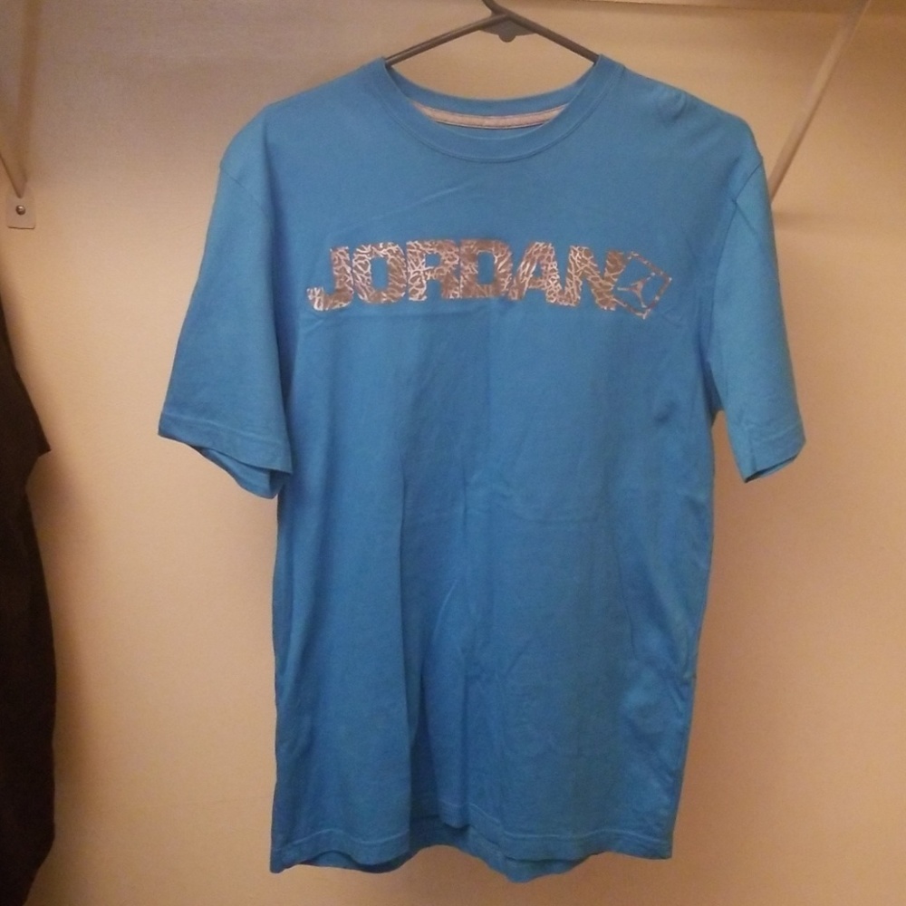 Light blue jordan short sleeve shirt